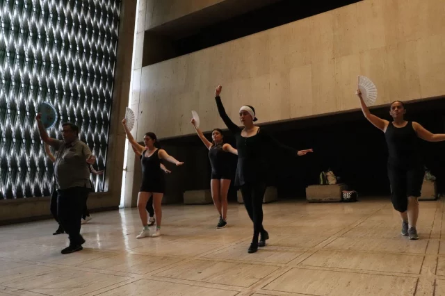 ☀️ ¡Algo increíble está por llegar este verano! 💫💐

Si amas la danza tanto como nosotros, no querrás perderte las sorpresas que tenemos preparadas. 👻
Desde clases especiales hasta eventos únicos, este verano será inolvidable. 🥨

Suscríbete a nuestro newsletter y sé el primero en enterarte de todas las noticias, fechas y experiencias exclusivas. ¡No dejes que te lo cuenten! 🥳💞

• Inscríbete ahora y prepárate para vivir la magia de la danza como nunca antes, encuentra el enlace en nuestra bio.

#ebfm #amalia #soybfm #newsletter #folklore